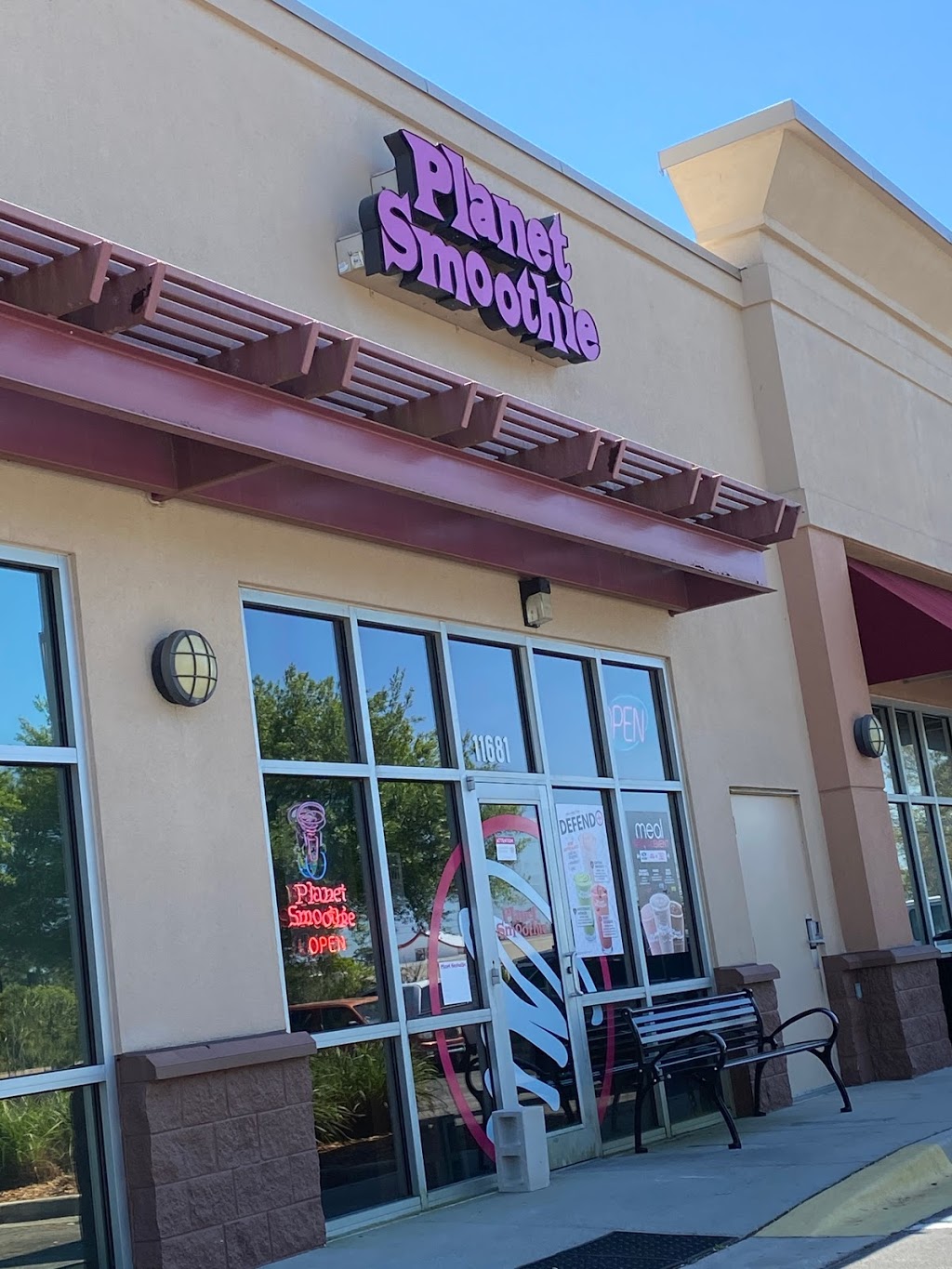 Planet Smoothie | restaurant | 11681 W Hillsborough Ave, Tampa, FL 33635, USA | 8138914243 OR +1 813-891-4243