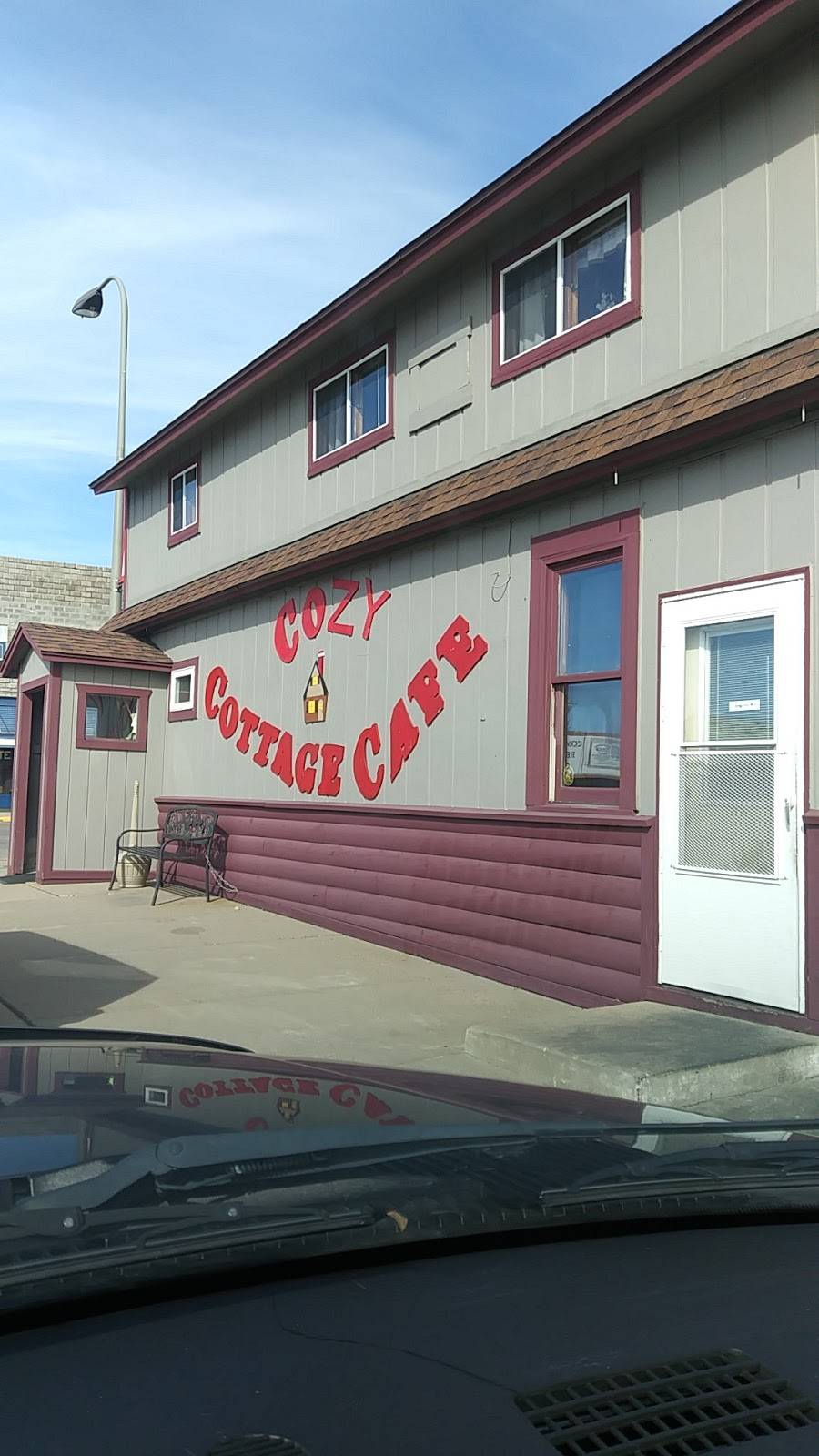 Cozy Cottage Cafe | restaurant | 300 Barclay Ave, Pine River, MN 56474, USA | 2185872588 OR +1 218-587-2588