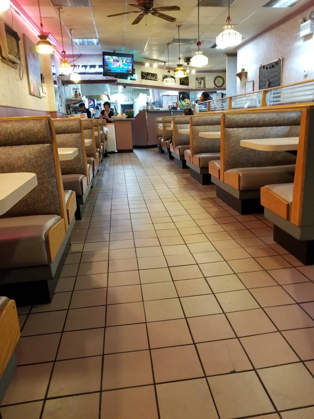 Quality Pizza | restaurant | 6438 Rising Sun Ave, Philadelphia, PA 19111, USA | 2157421107 OR +1 215-742-1107