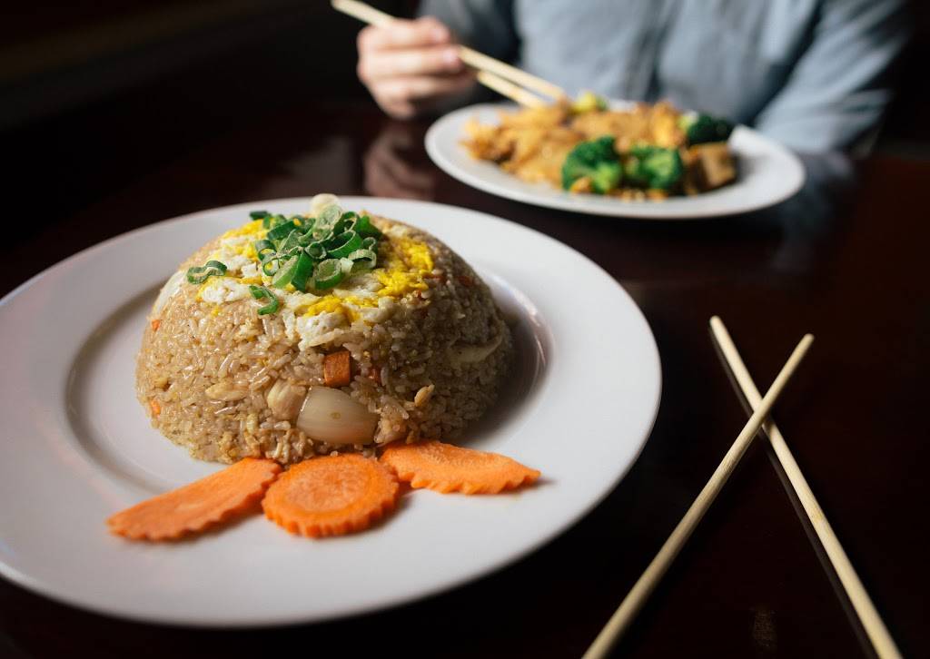 Aroy Thai Restaurant | restaurant | 4511 College Ave, College Park, MD 20740, USA | 3018645550 OR +1 301-864-5550