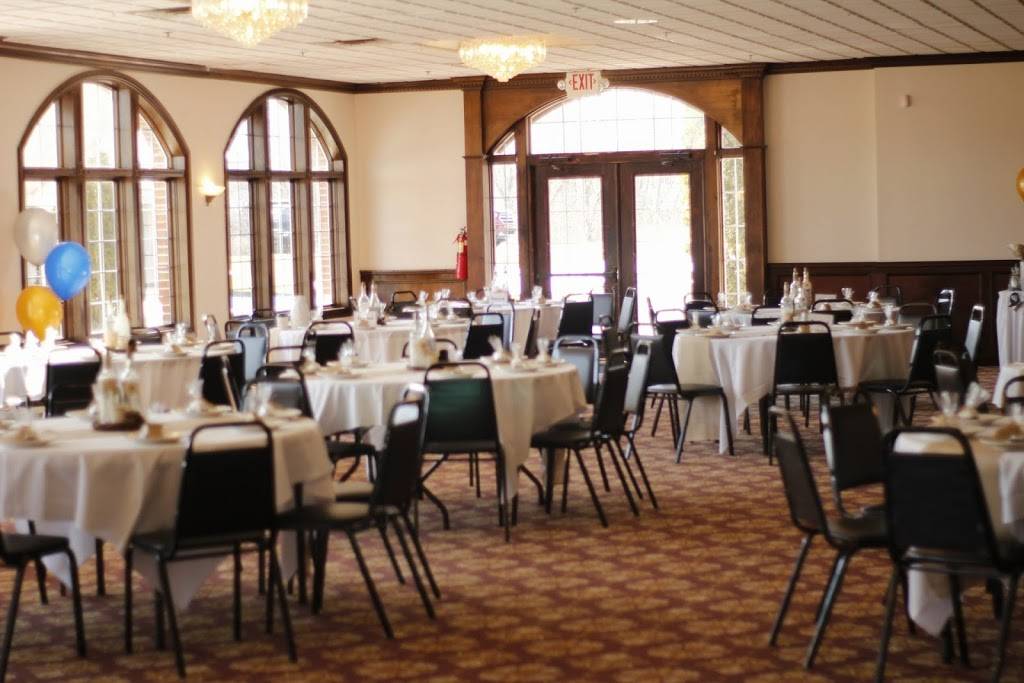 The Captains Club at Woodfield | restaurant | 10200 Woodfield Dr, Grand Blanc, MI 48439, USA | 8106954653 OR +1 810-695-4653