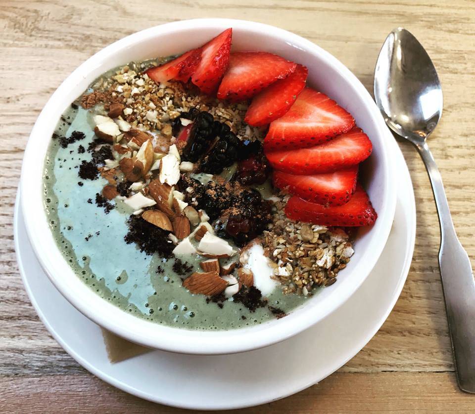 Earths Harvest Kitchen & Juicery | restaurant | 835 Central Ave, Dover, NH 03820, USA | 6035167600 OR +1 603-516-7600