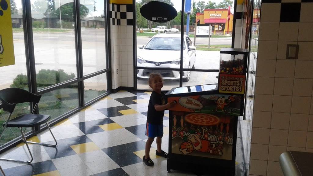 Little Caesars Pizza | meal takeaway | 4250 W Main St, Kalamazoo, MI 49006, USA | 2693457200 OR +1 269-345-7200