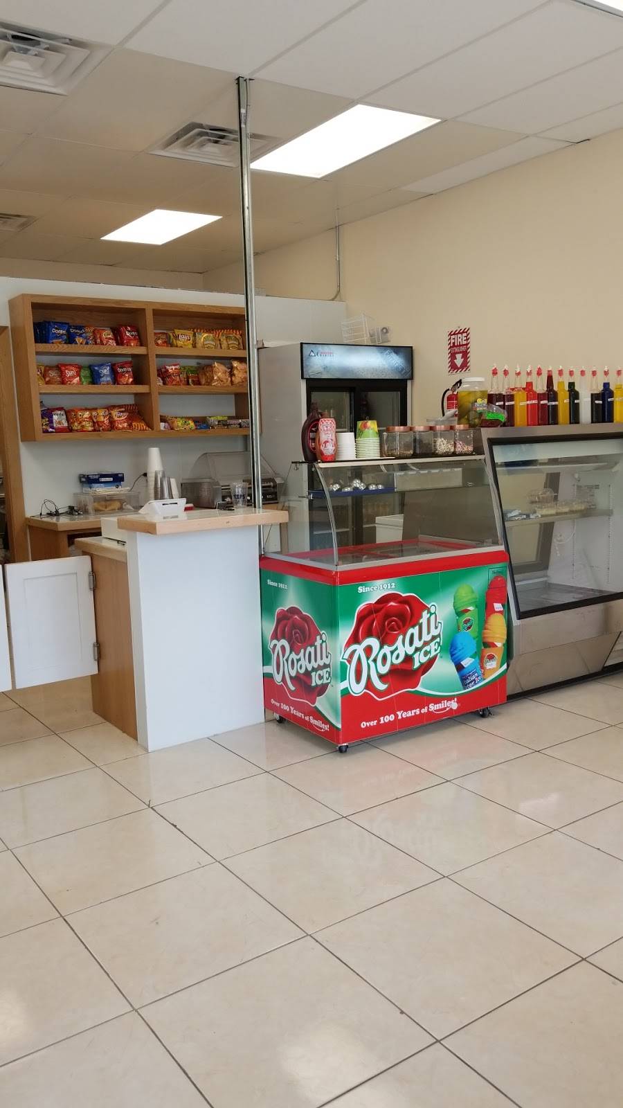 La Esquinita Snacks & More | meal takeaway | 5708 S New Braunfels Ave, San Antonio, TX 78223, USA | 2103753035 OR +1 210-375-3035