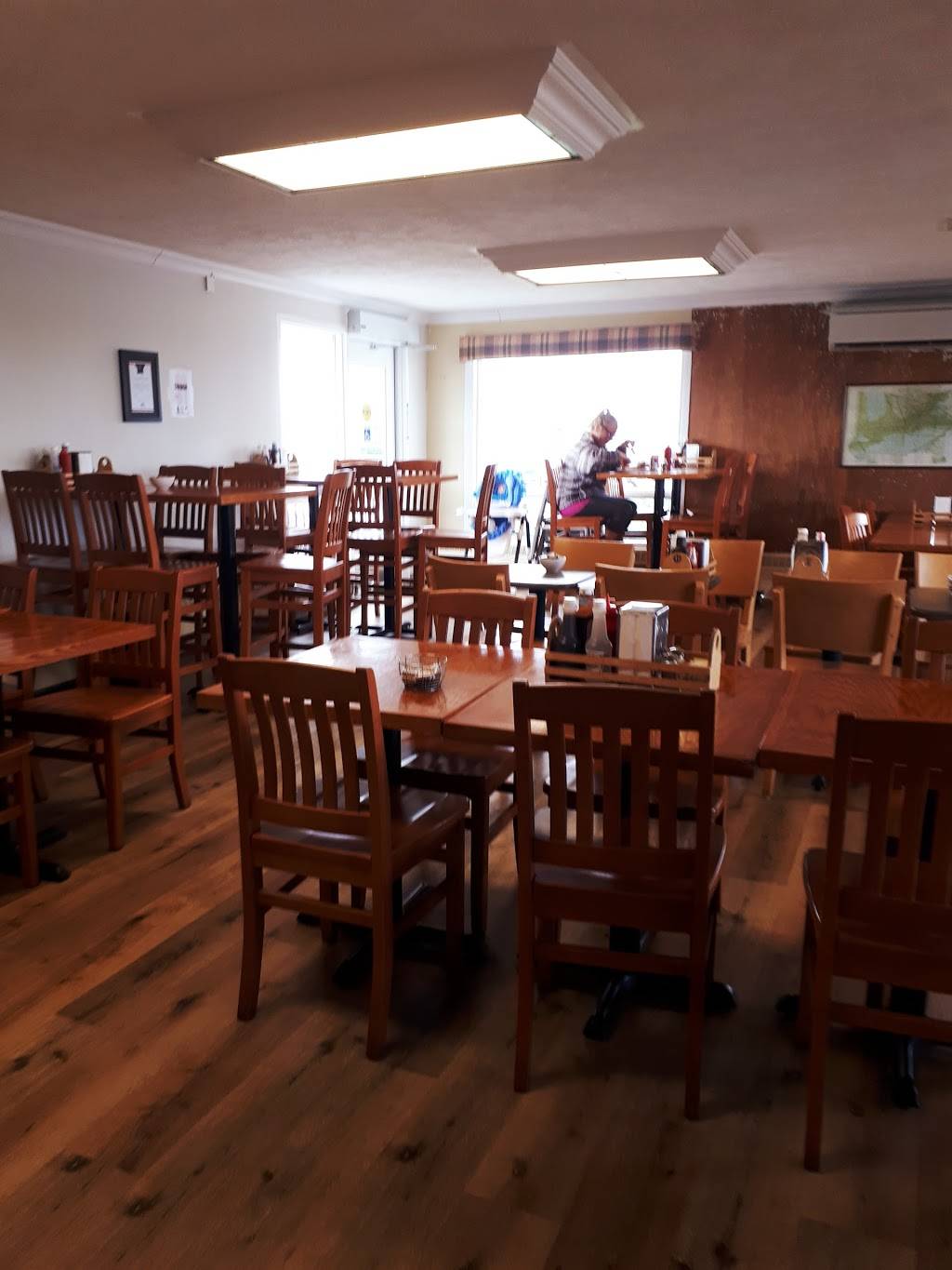 Skyway Cafe And Catering | restaurant | 110 Aviation Ave, Brantford, ON N3T 5L7, Canada | 5197597779 OR +1 519-759-7779