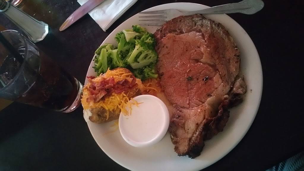 Lucky Liquor | restaurant | south 98168, 10325 E Marginal Way S, Tukwila, WA 98168, USA | 2066734081 OR +1 206-673-4081