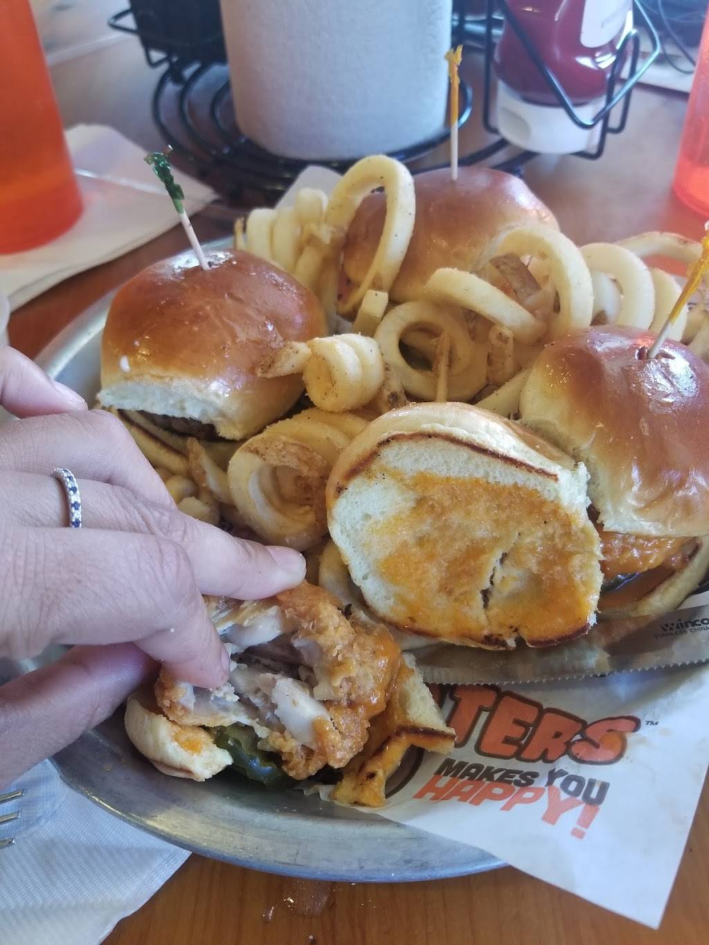 Hooters | restaurant | 3530 Foothills Rd, Las Cruces, NM 88011, USA | 5755219898 OR +1 575-521-9898