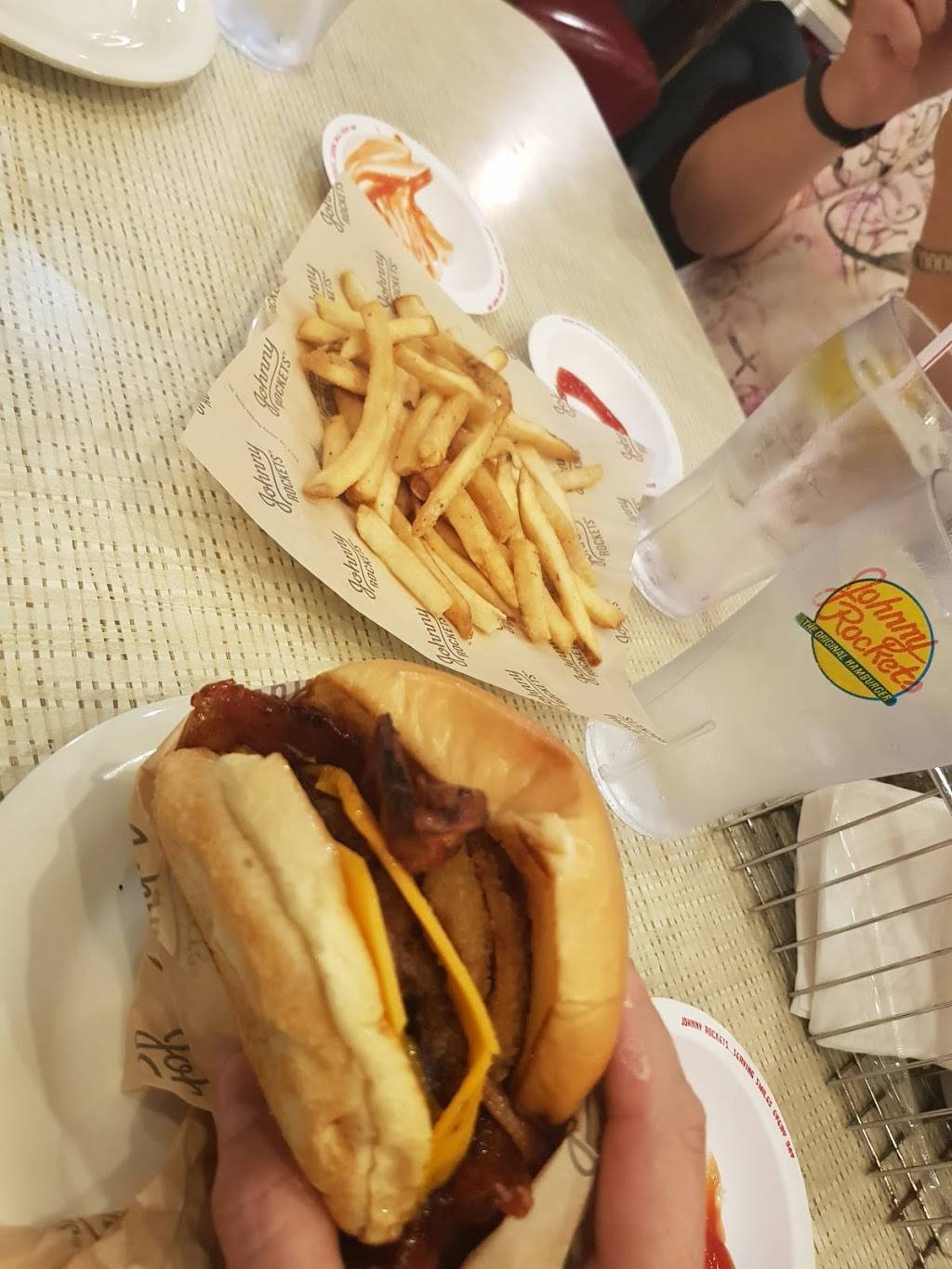 Johnny Rockets | restaurant | 11401 NW 12th St Suite E-508, Miami, FL 33172, USA | 3055009923 OR +1 305-500-9923