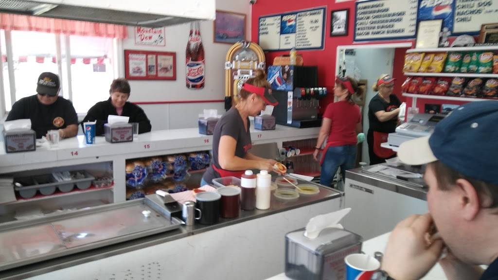 Tendermaid Sandwich Shop | restaurant | 217 4th Ave NE, Austin, MN 55912, USA | 5074377907 OR +1 507-437-7907