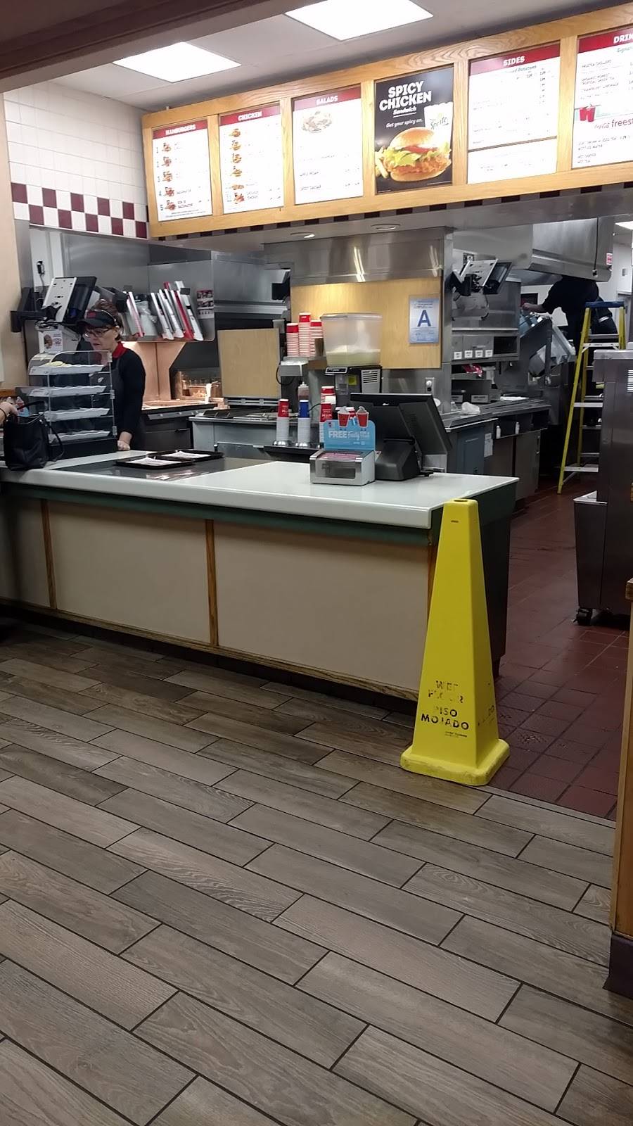 Wendys | restaurant | 14165 Pipeline Ave, Chino, CA 91710, USA | 9095484371 OR +1 909-548-4371