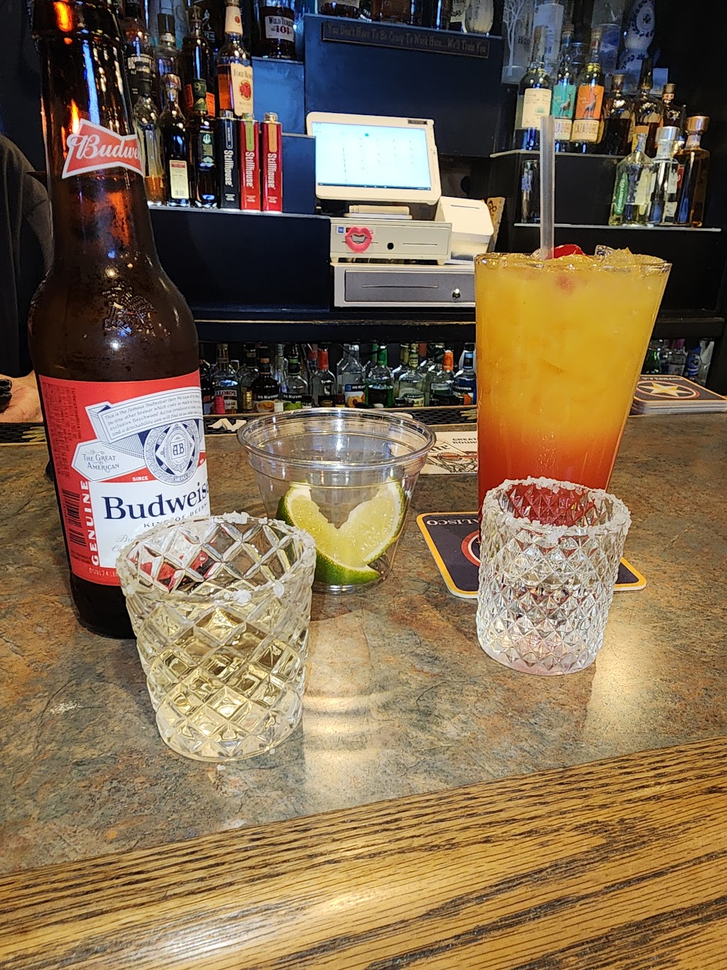 Alchemy Row | restaurant | 255 E Ave M, Lancaster, CA 93535, USA | 6614719356 OR +1 661-471-9356