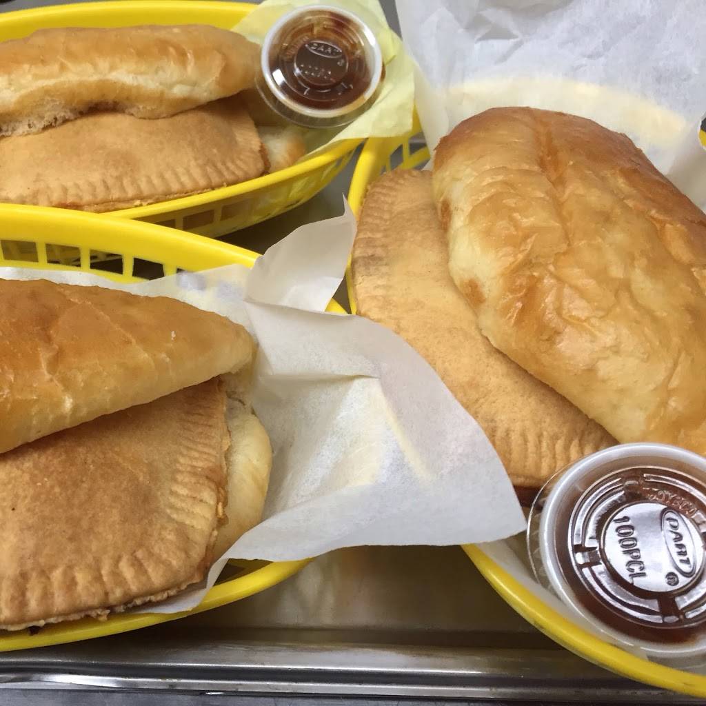 Laylahs Jamaican Food | restaurant | 3160 Main St, San Diego, CA 92113, USA | 6192695937 OR +1 619-269-5937