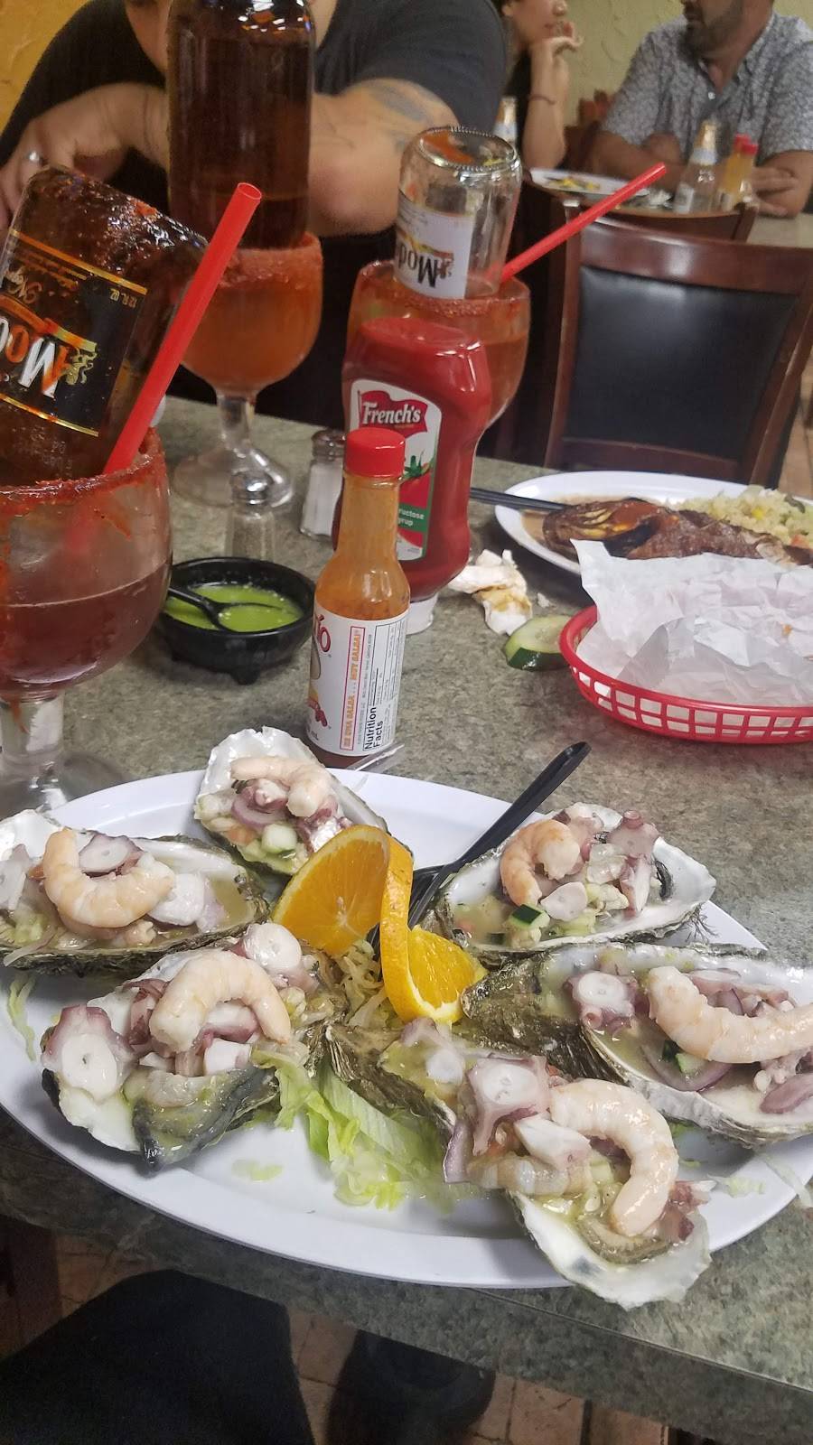 Mariscos Camarena | restaurant | 2055 Glenoaks Blvd, San Fernando, CA 91340, USA | 8186984237 OR +1 818-698-4237