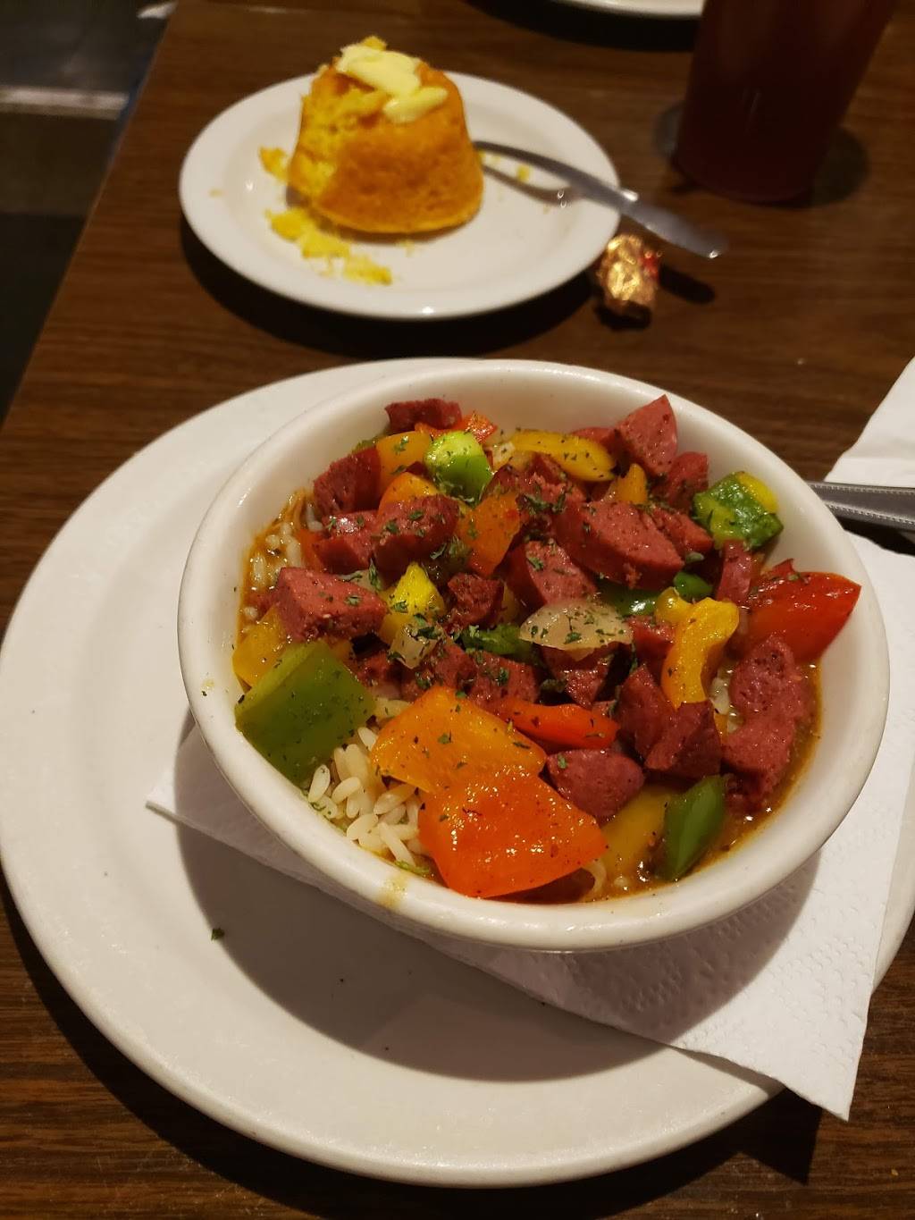 Roscoes Catfish and Barbeque | restaurant | 120 E 6th Ave, Anchorage, AK 99501, USA | 9072798961 OR +1 907-279-8961