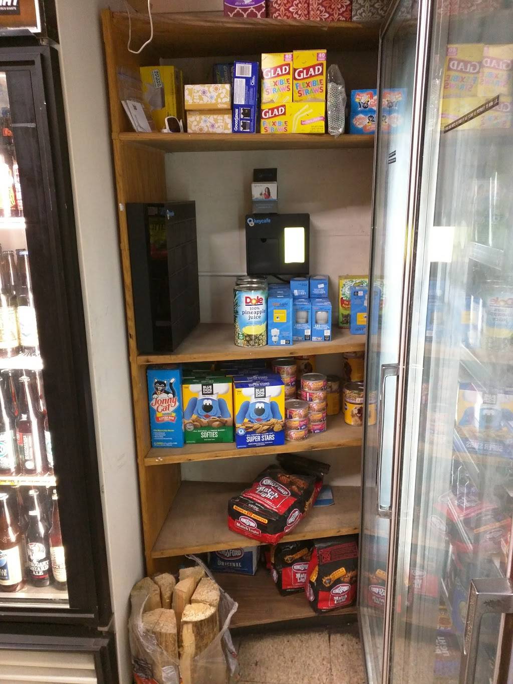 Michaelis Food Store | restaurant | 901 North Point St, San Francisco, CA 94109, USA | 4156739708 OR +1 415-673-9708