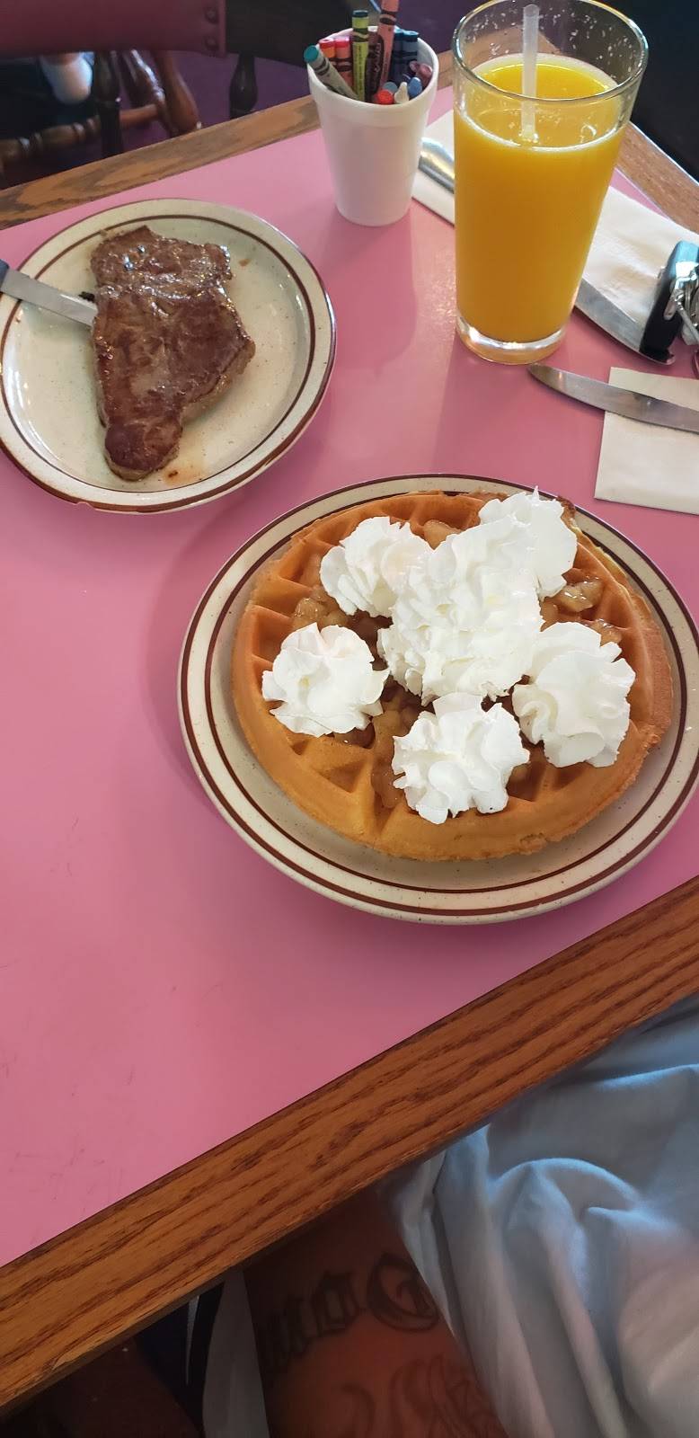 Simon Says Family Restaurant | restaurant | 94 Lawton St, Taunton, MA 02780, USA | 5088236708 OR +1 508-823-6708