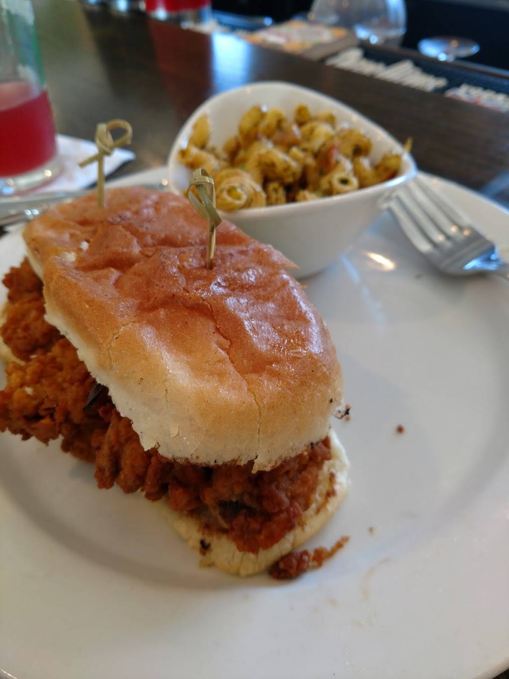 Abbotts on Broad Creek | restaurant | 300 Delaware Ave, Laurel, DE 19956, USA | 3022806172 OR +1 302-280-6172