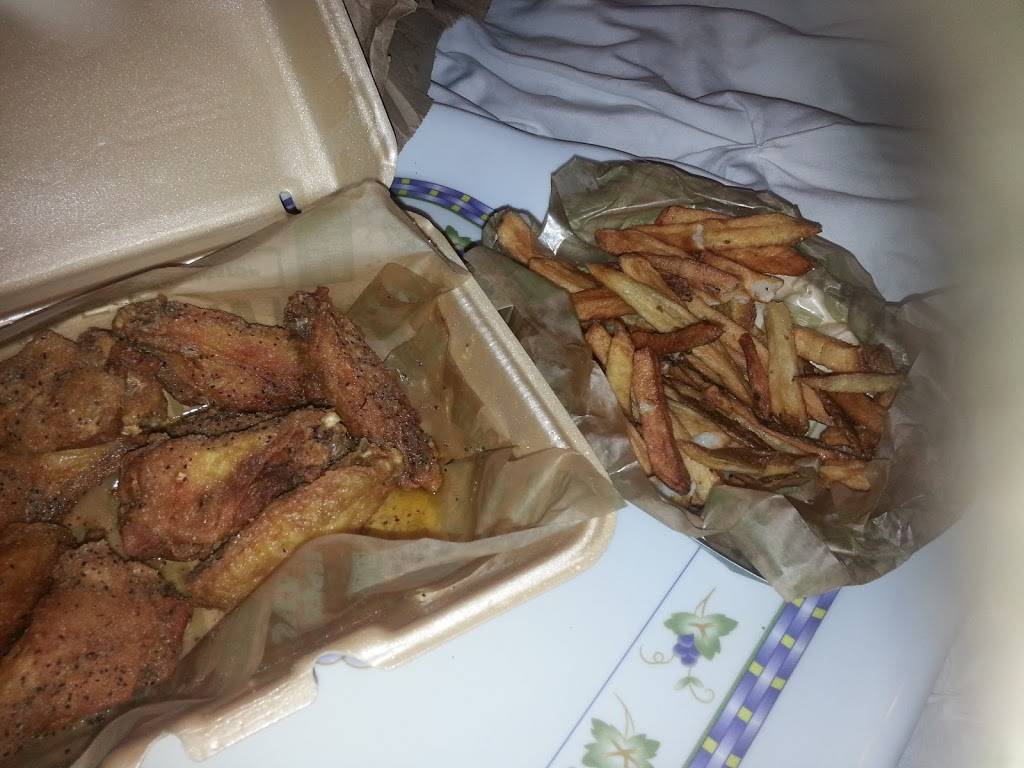 Wingstop | meal takeaway | 2115 E Hillsborough Ave, Tampa, FL 33610, USA | 8135591527 OR +1 813-559-1527