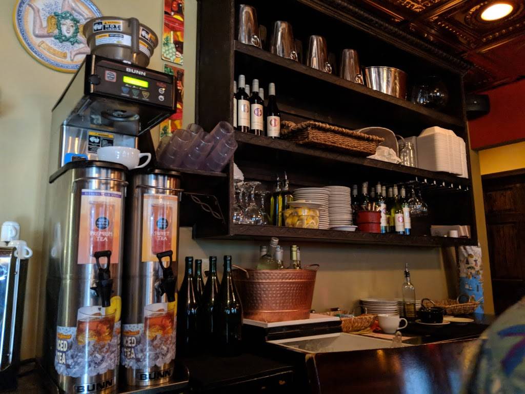 Josephines Sicilian Kitchen | restaurant | 3701 N Croatan Hwy, Kitty Hawk, NC 27949, USA | 2522612669 OR +1 252-261-2669