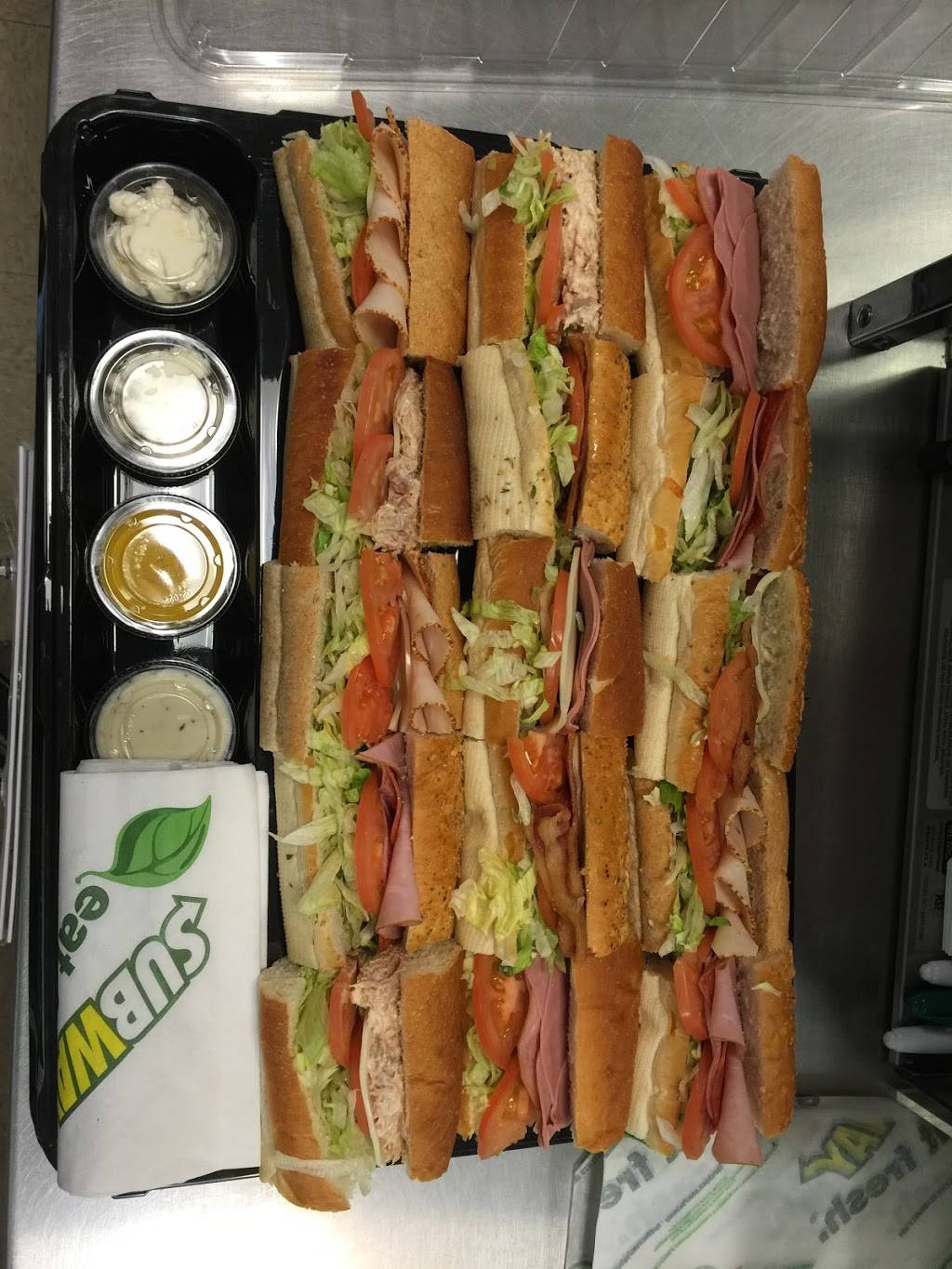 Subway | restaurant | 180 N King St, Northampton, MA 01060, USA | 4135862800 OR +1 413-586-2800