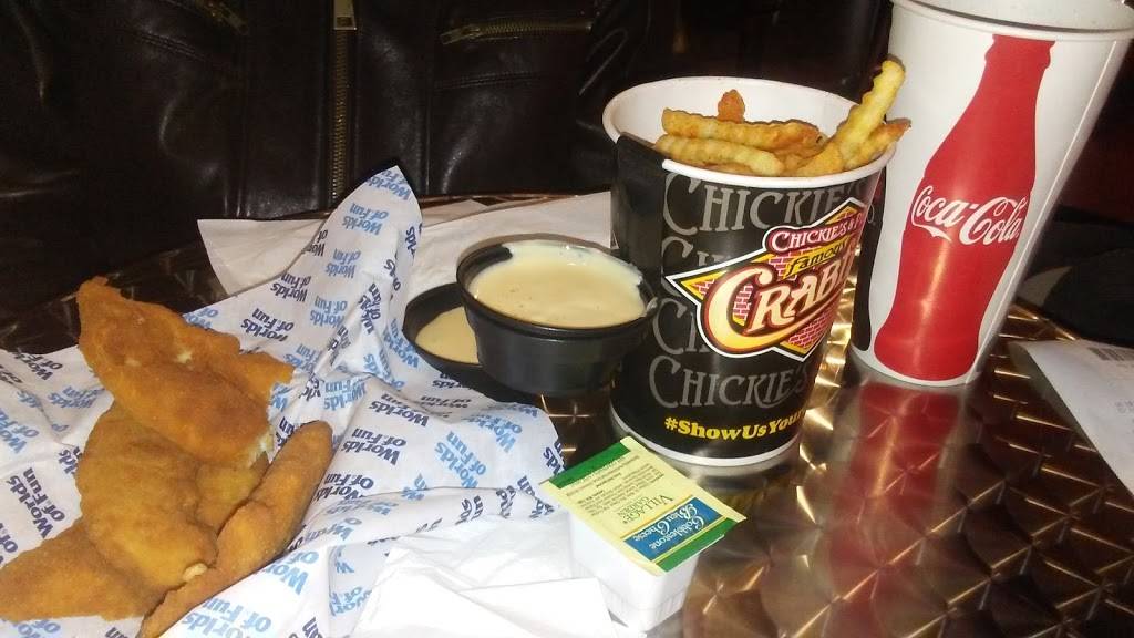 Chickies and Petes | restaurant | 4545 Worlds of Fun Ave, Kansas City, MO 64161, USA | 8164544545 OR +1 816-454-4545