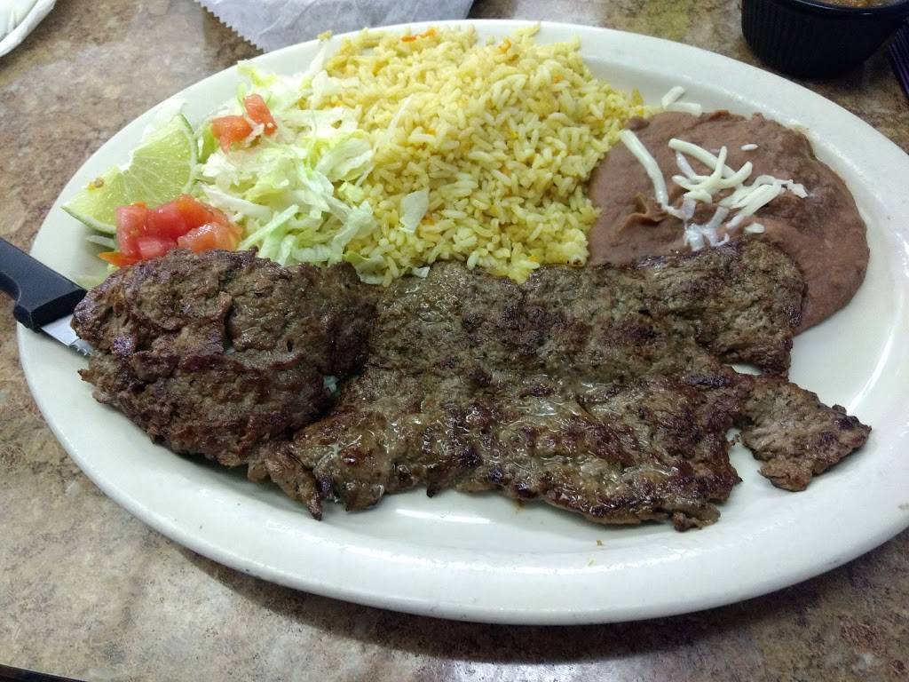 Mami Carmens Restaurante | restaurant | 5604 15th St E, Bradenton, FL 34203, USA | 9417277105 OR +1 941-727-7105