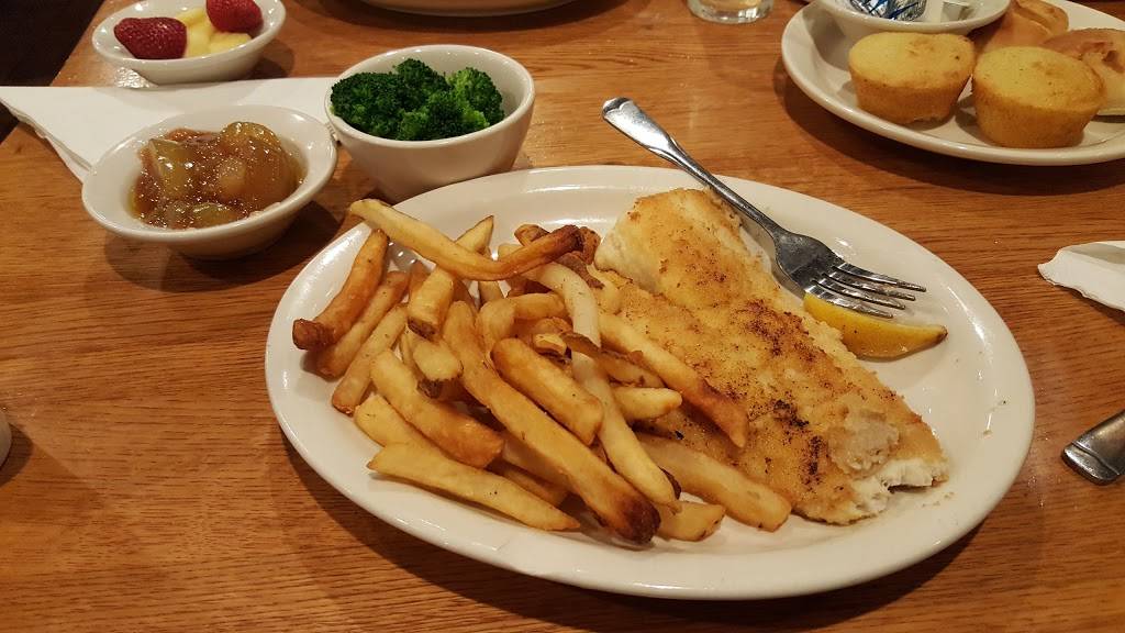 Cracker Barrel Old Country Store | restaurant | 1440 Greenbrier Pkwy, Chesapeake, VA 23320, USA | 7573660525 OR +1 757-366-0525