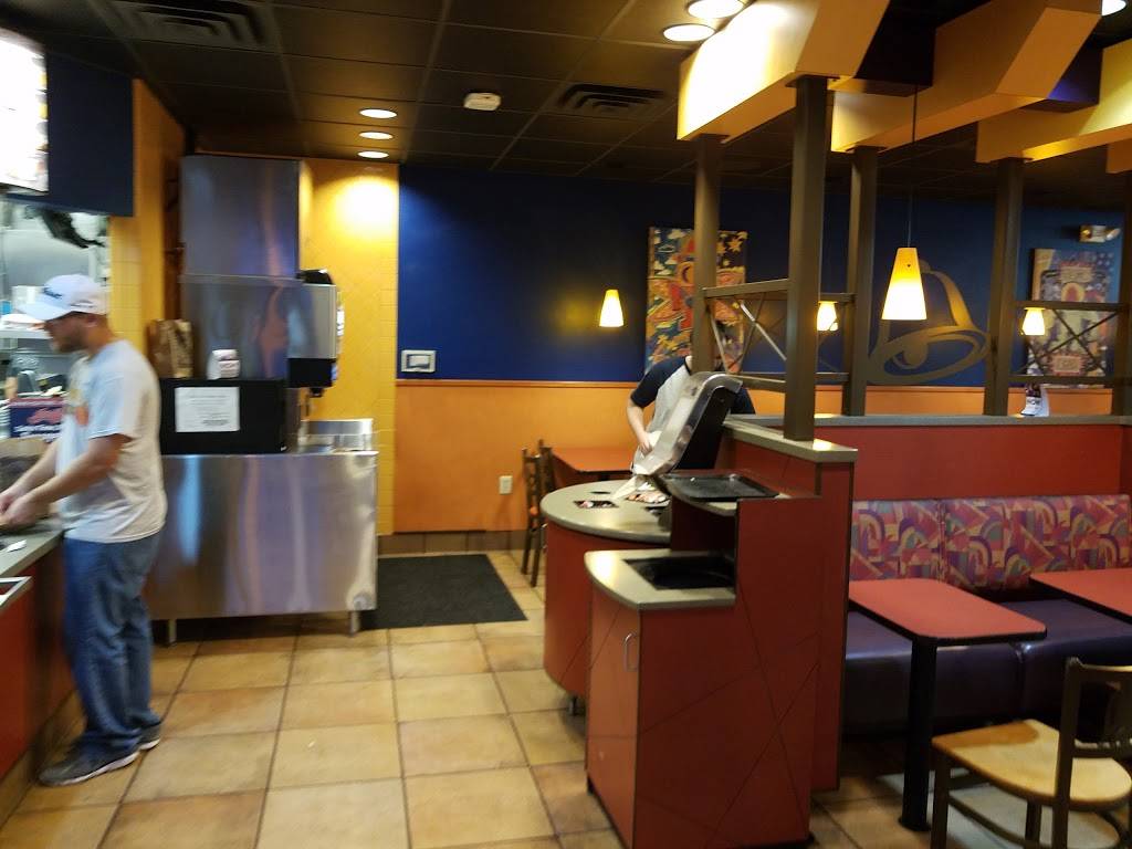 Taco Bell | meal takeaway | 1365 E Main St, Bellevue, OH 44811, USA | 4194836050 OR +1 419-483-6050