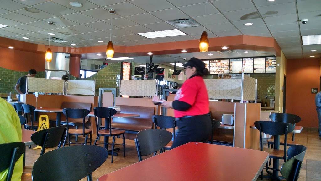 Jack in the Box | restaurant | 925 Eastlake Pkwy, Chula Vista, CA 91914, USA | 6194823072 OR +1 619-482-3072