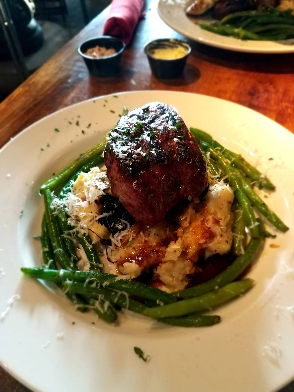 Zias | restaurant | 20 Main St, Toledo, OH 43605, USA | 8884563463 OR +1 888-456-3463