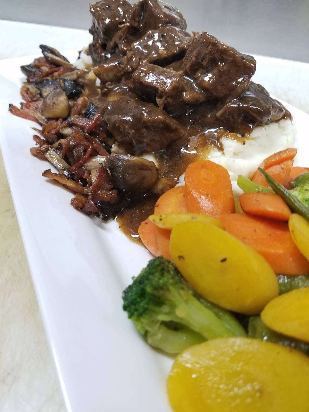 Crosswind Grille at Royal St. Patricks Golf Links | restaurant | 201 Royal Saint Pats Dr, Wrightstown, WI 54180, USA | 9205324300 OR +1 920-532-4300