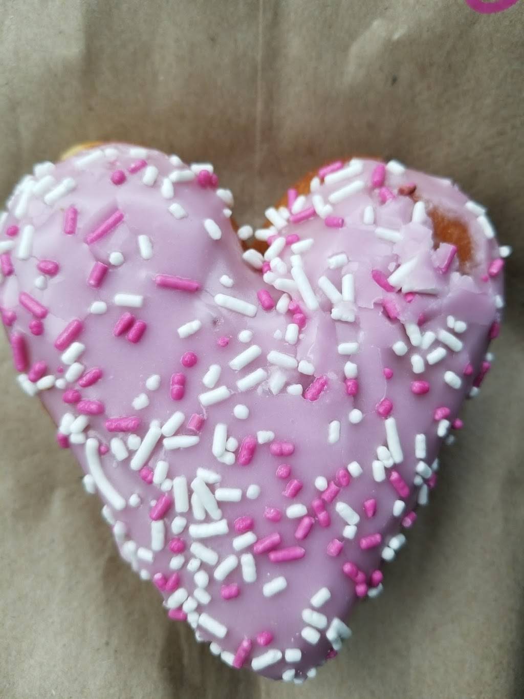 Dunkin Donuts | cafe | 13210 14th Ave, College Point, NY 11356, USA | 7187461211 OR +1 718-746-1211