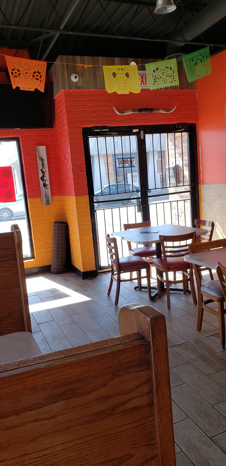 El Sauz Taqueria | restaurant | 2000 W 51st St, Chicago, IL 60609, USA | 7734248431 OR +1 773-424-8431