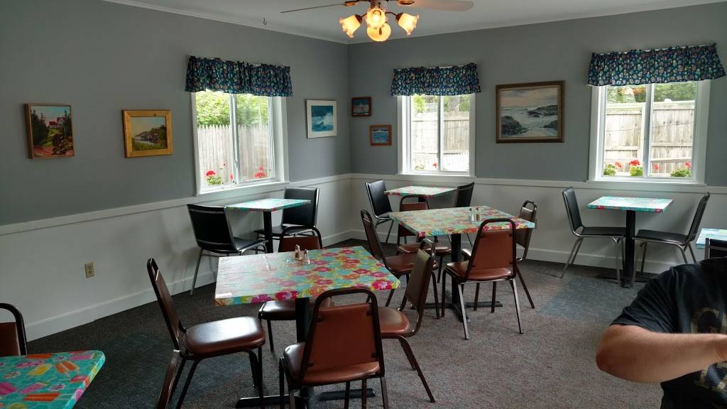 Schoolhouse Bakery, Cafe & Pastries | bakery | 21 River Rd. RT 131, Tenants Harbor, ME 04860, USA | 2073729608 OR +1 207-372-9608