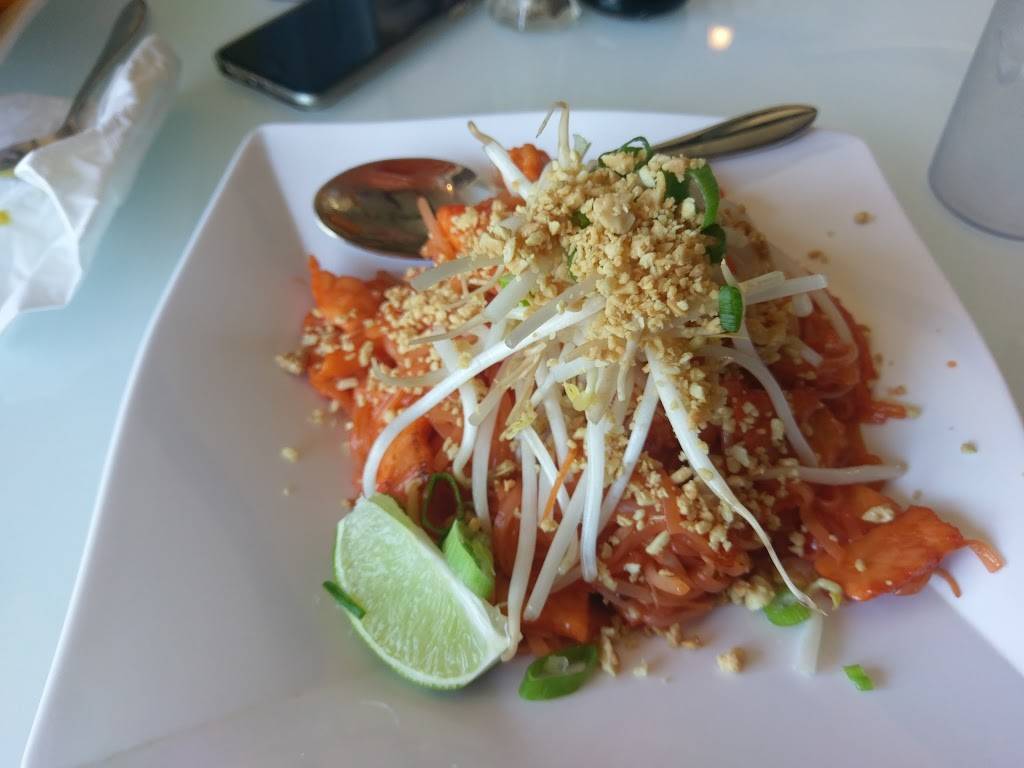 Thai Lan Xang Restaurant | restaurant | 2629 Howard Ave, Windsor, ON N8X 4Z3, Canada | 5199667711 OR +1 519-966-7711