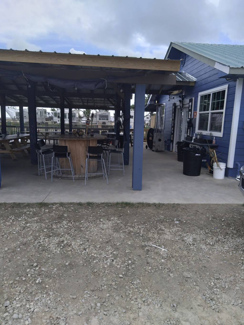 Dannys Seafood House | restaurant | 1000 1st St, Palacios, TX 77465, USA | 3614030181 OR +1 361-403-0181