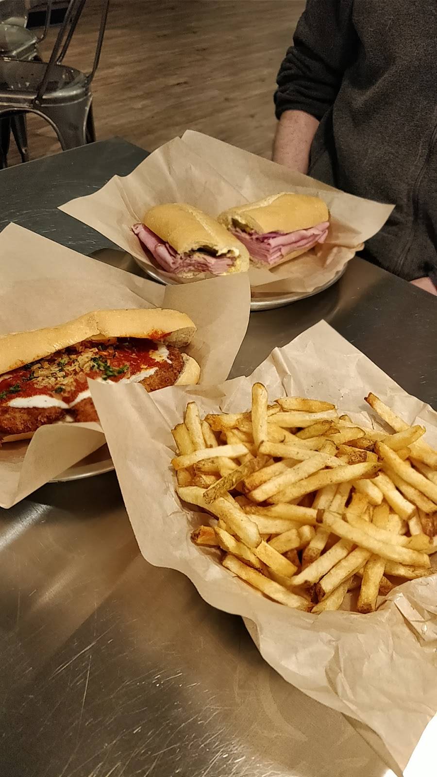 Boardwalk Sub Shop | restaurant | 1220 S Main St, Salinas, CA 93901, USA | 8312210110 OR +1 831-221-0110