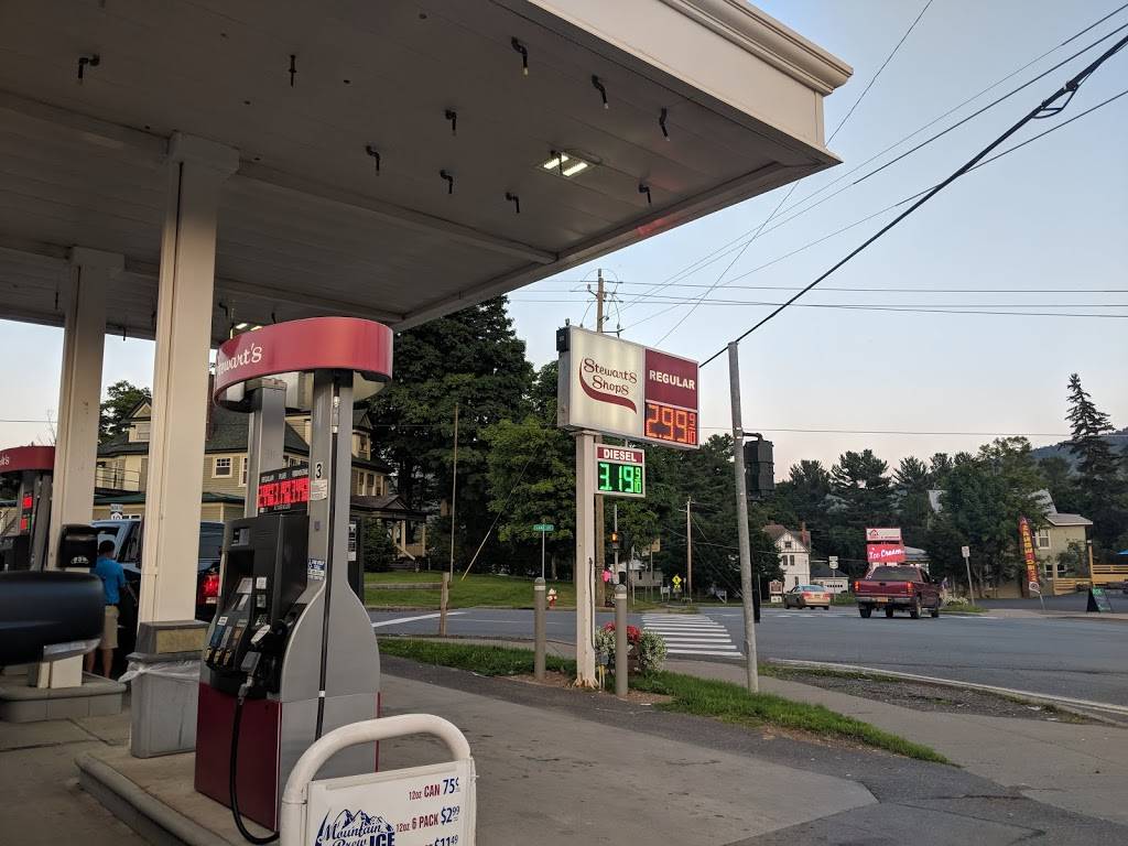 Stewarts Shops | meal takeaway | 3 Lake St, Stamford, NY 12167, USA | 6076523516 OR +1 607-652-3516