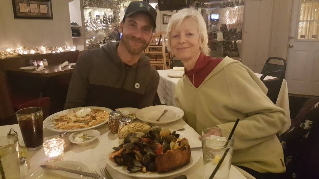 DeMarcos Restaurant | restaurant | 1965 Central Ave, Albany, NY 12205, USA | 5184567574 OR +1 518-456-7574