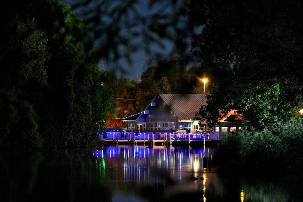 Miles on the Water | restaurant | 240 N River Rd, Mt Clemens, MI 48043, USA | 5862310134 OR +1 586-231-0134