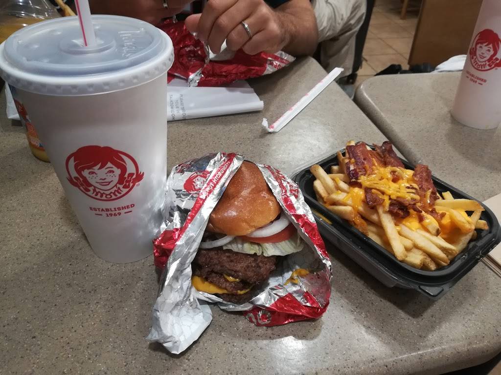 Wendys | restaurant | 776 N Terminal Dr B-18, Salt Lake City, UT 84122, USA | 8013226306 OR +1 801-322-6306