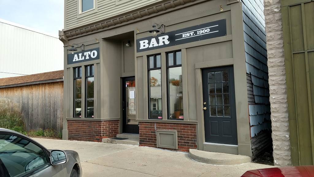 Alto Bar | restaurant | 6064 Linfield Ave SE, Alto, MI 49302, USA | 6168689961 OR +1 616-868-9961