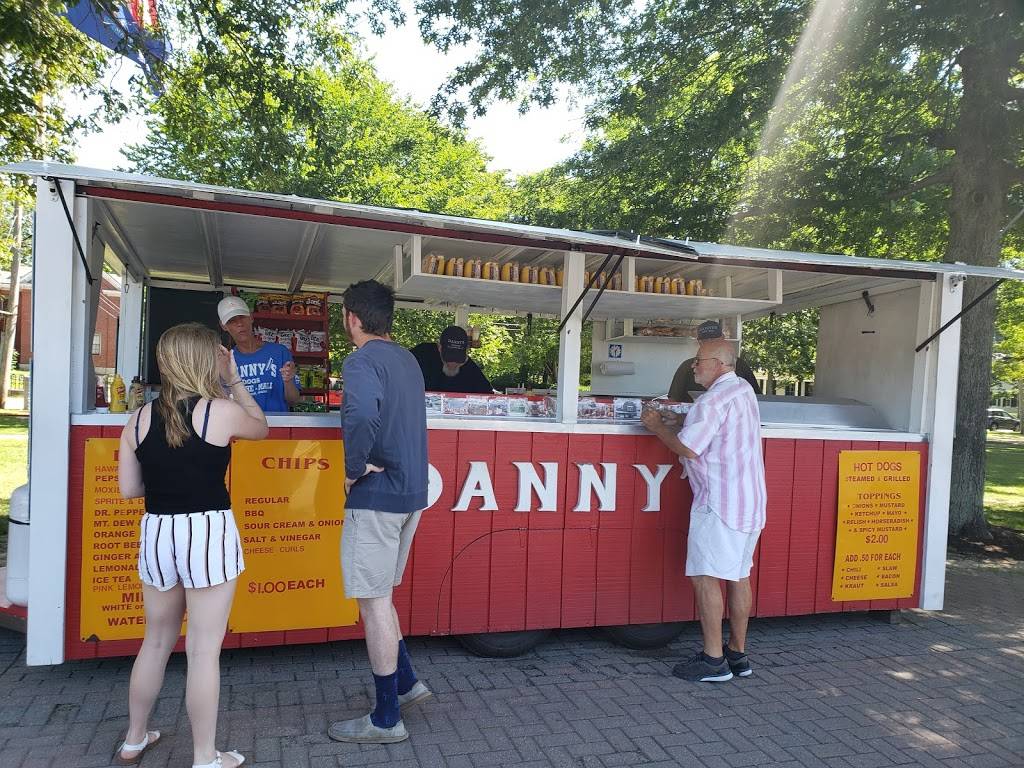 Dannys Dogs | meal takeaway | 171-181 Maine St, Brunswick, ME 04011, USA | 2074497183 OR +1 207-449-7183