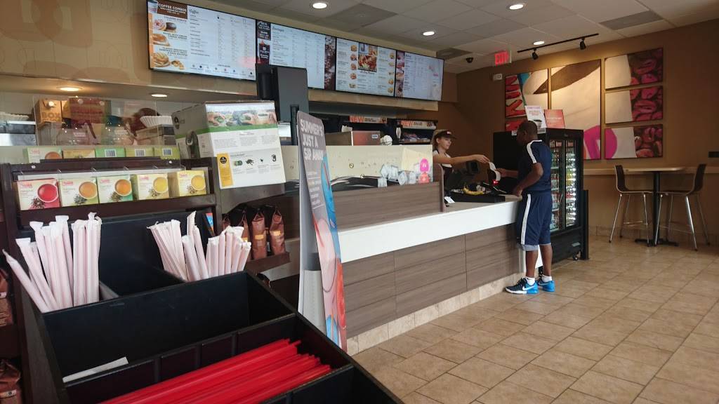 Dunkin | cafe | 3014 Driwood Ct, Charlotte, NC 28269, USA | 7047177300 OR +1 704-717-7300