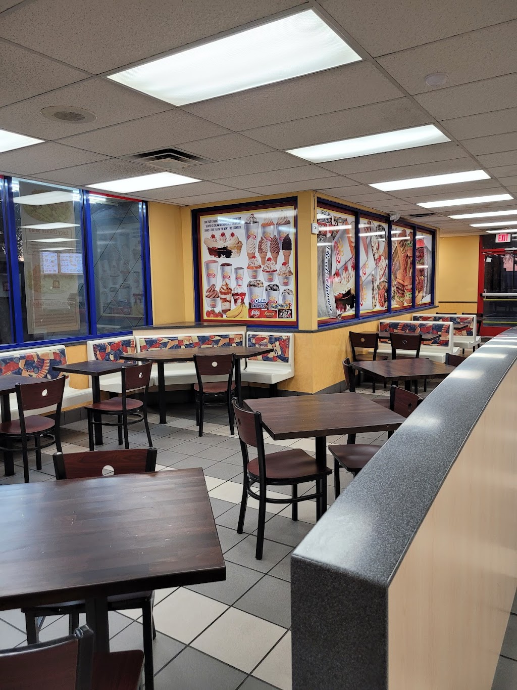 Queen Drive-IN | restaurant | 14420 Seventh St, Victorville, CA 92395, USA | 7605524071 OR +1 760-552-4071