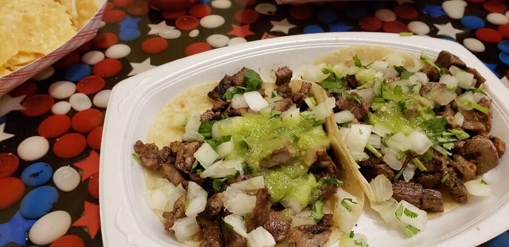 New Mexican Grill | restaurant | 3107 S Lindsay Rd #101, Gilbert, AZ 85295, USA | 4808990773 OR +1 480-899-0773