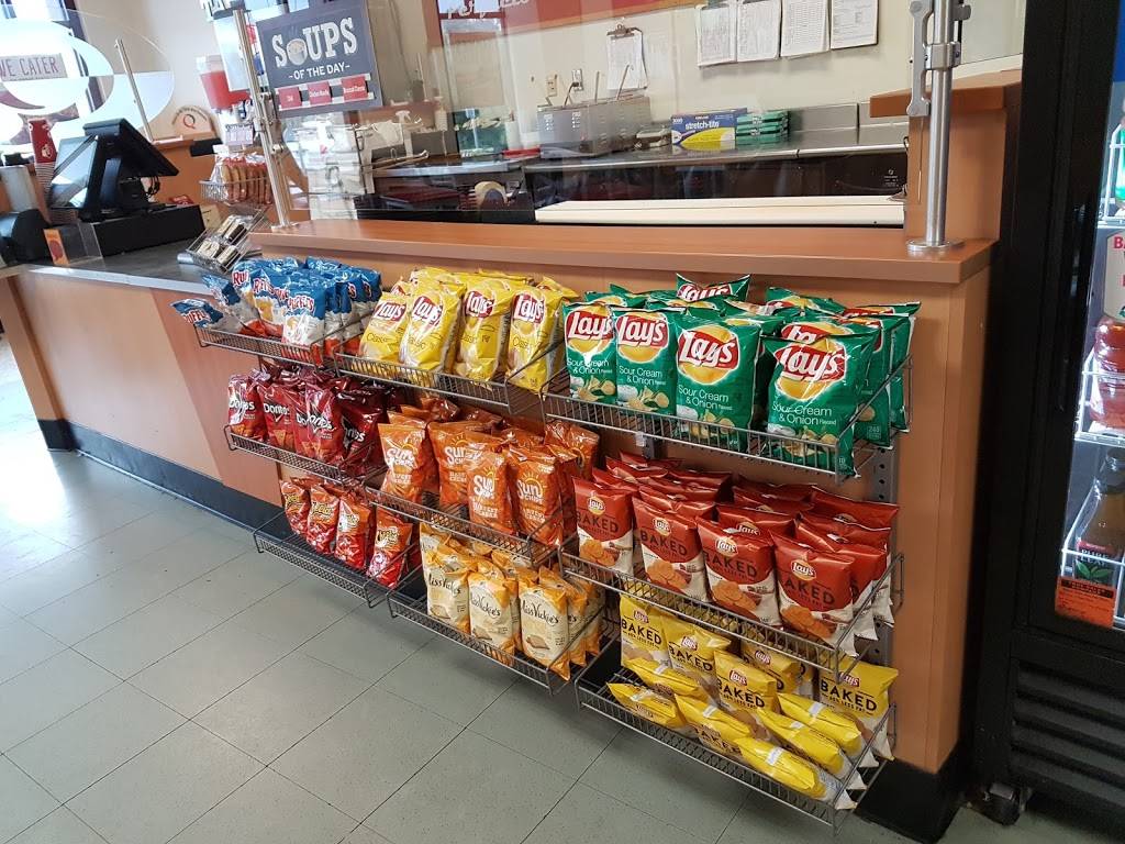 Quiznos | restaurant | 18440 Kenrick Ave, Lakeville, MN 55044, USA | 9524355900 OR +1 952-435-5900