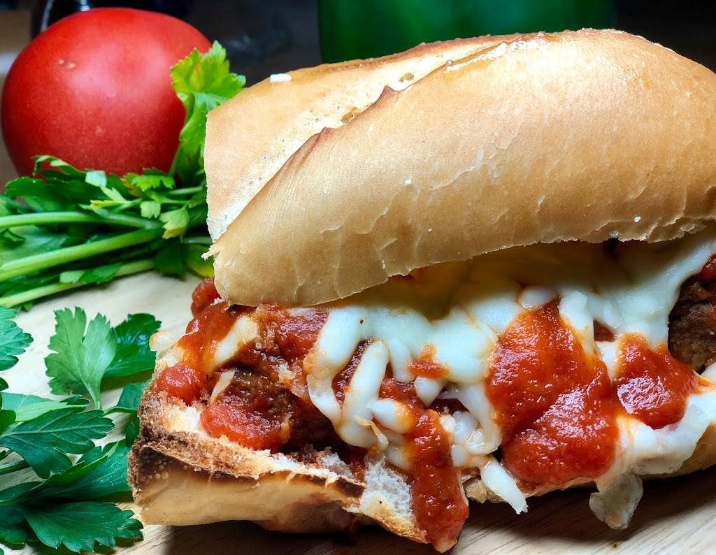 Romas Place Cafe | restaurant | 12802 Tampa Oaks Blvd suit 121, Temple Terrace, FL 33637, USA | 8136969844 OR +1 813-696-9844