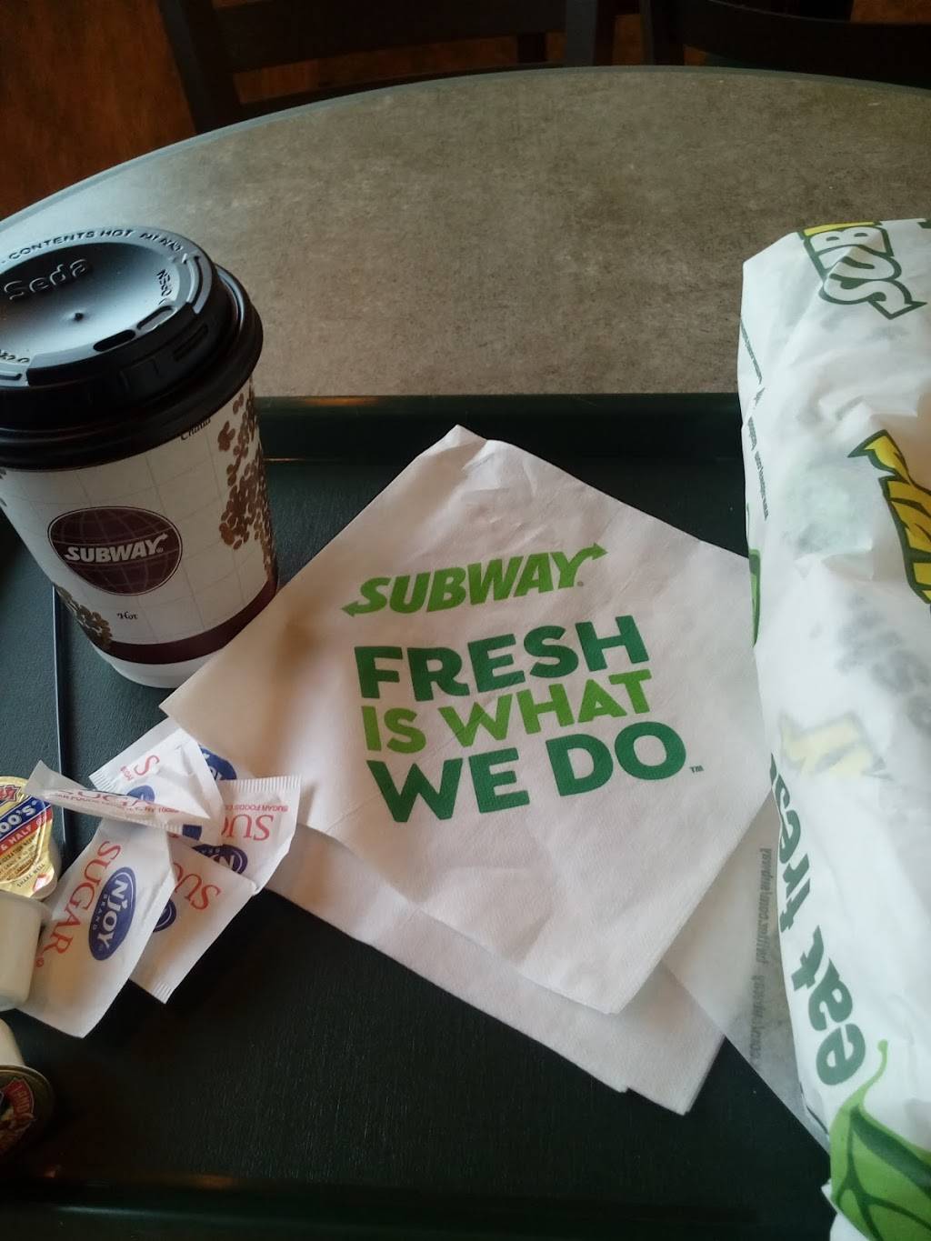 Subway | restaurant | 839 W Historic Mitchell St, Milwaukee, WI 53204, USA | 4143832952 OR +1 414-383-2952