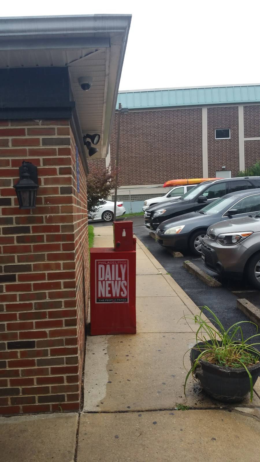 Daivas Grille | restaurant | 6750 Ridge Ave, Philadelphia, PA 19128, USA | 2155084400 OR +1 215-508-4400